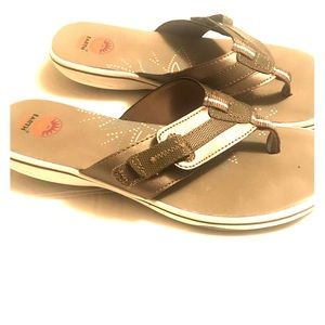 Earth Spirit size 10 walking sandals NWOT